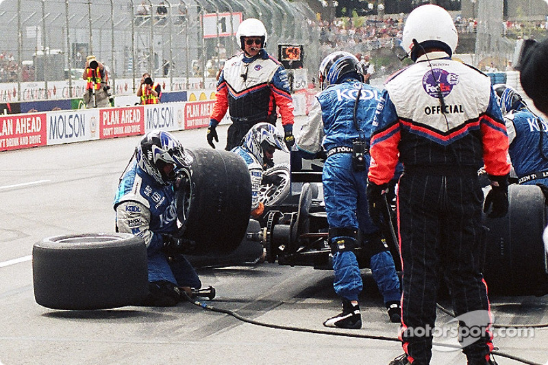 Arrêt au stand pour Paul Tracy