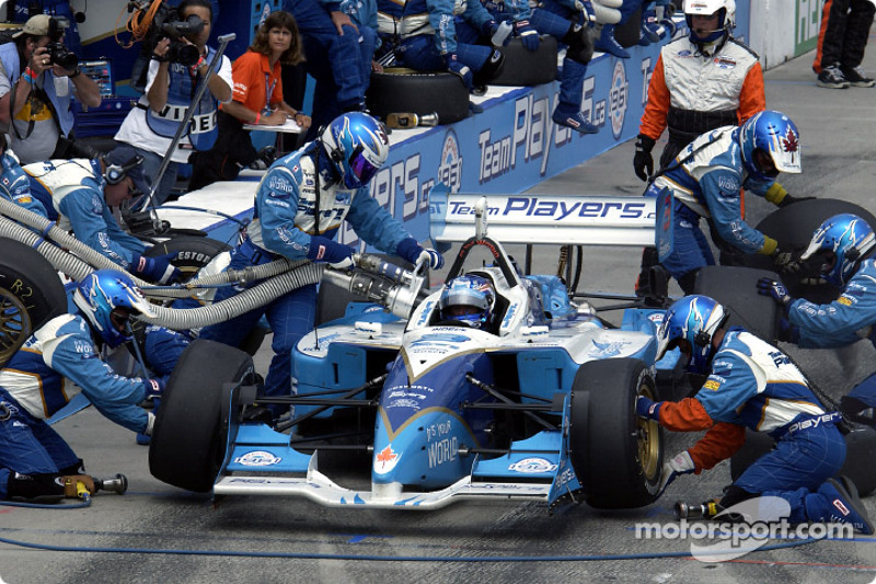 Arrêt au stand pour Paul Tracy