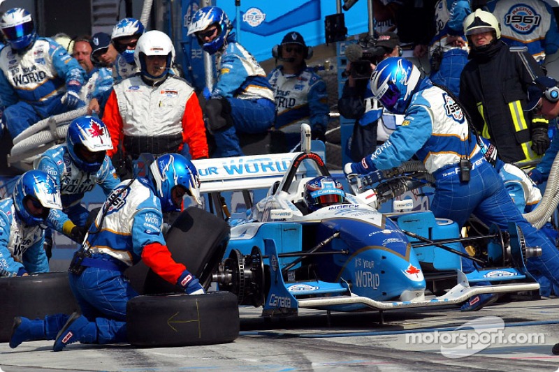 Arrêt au stand pour Paul Tracy