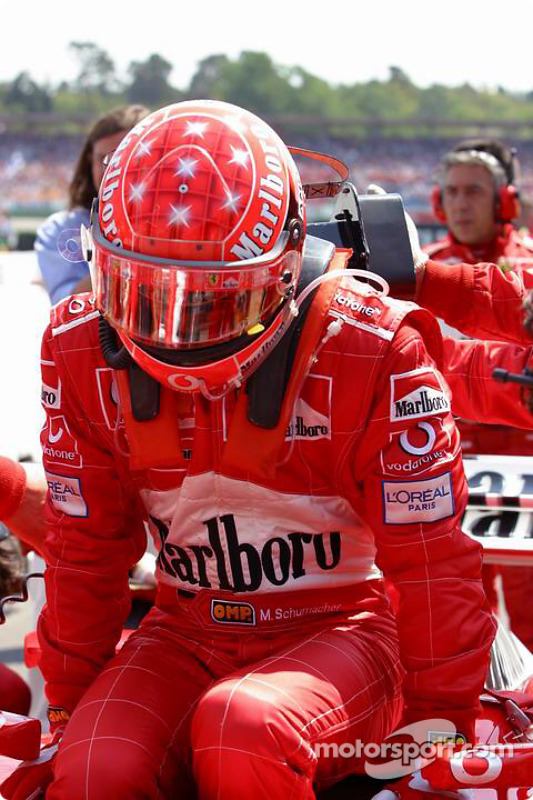 Michael Schumacher en la parrilla de salida