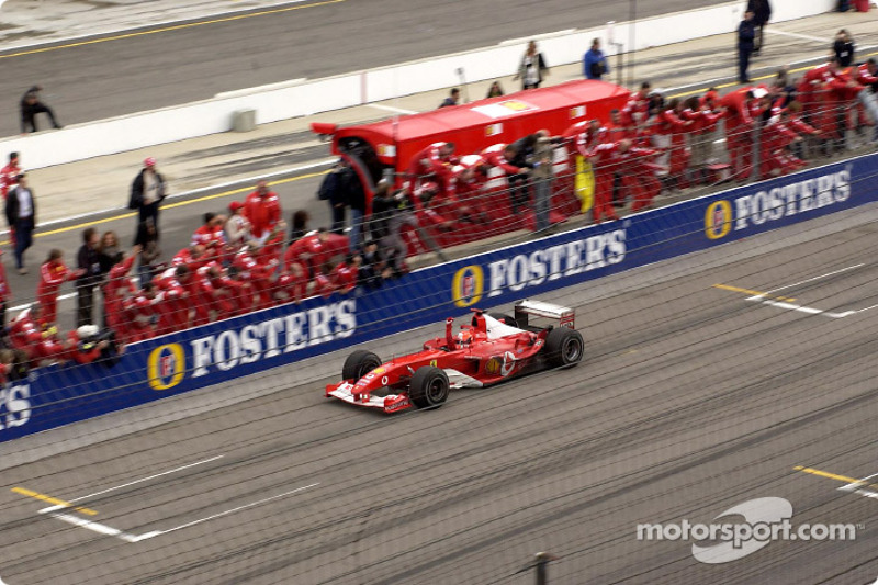 Michael Schumacher celebra