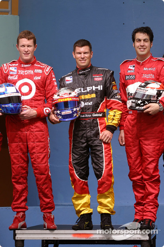 Photoshoot avec les pilotes Toyota en IRL : Scott Dixon, Scott Sharp et Sam Hornish Jr.