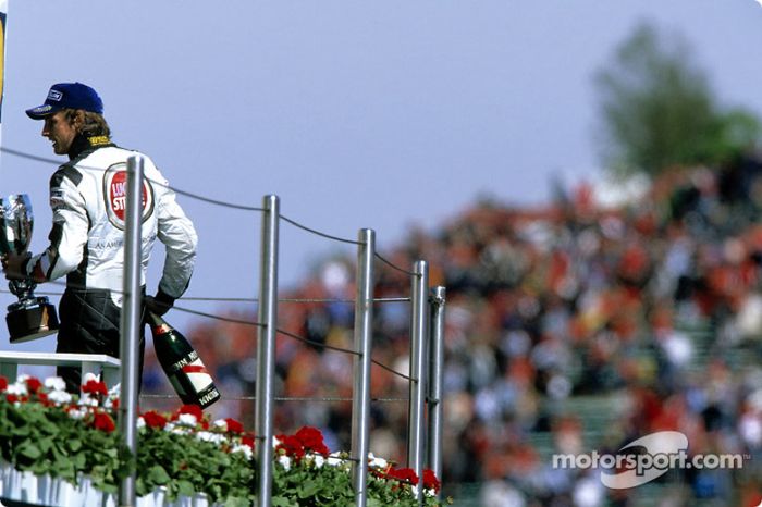 Podio: Segundo lugar Jenson Button, BAR-Honda