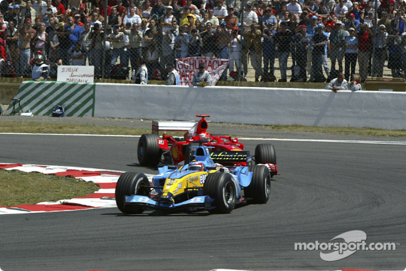 ...que lidera 32 vueltas superado por Michael Schumacher con el Ferrari.