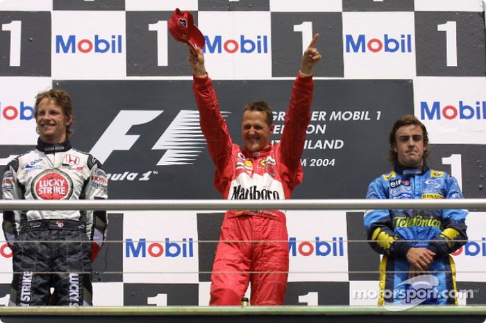 Podio: ganador de la carrera Michael Schumacher, segundo lugar Jenson Button y tercer lugar Fernando Alonso