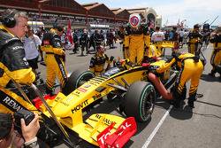 Vitaly Petrov, Renault F1 Team