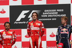 Podium: Sieger Fernando Alonso, Scuderia Ferrari; 2. Felipe Massa, Scuderia Ferrari; 3. Sebastian Ve