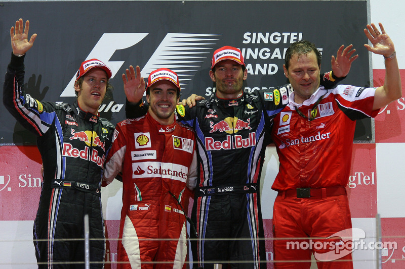 Podium: race winner Fernando Alonso, Scuderia Ferrari, Sebastian Vettel, Red Bull Racing, Mark Webber, Red Bull Racing