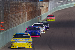 El Ford de Travis Kvapil, Front Row Motorsports con Yates Racing