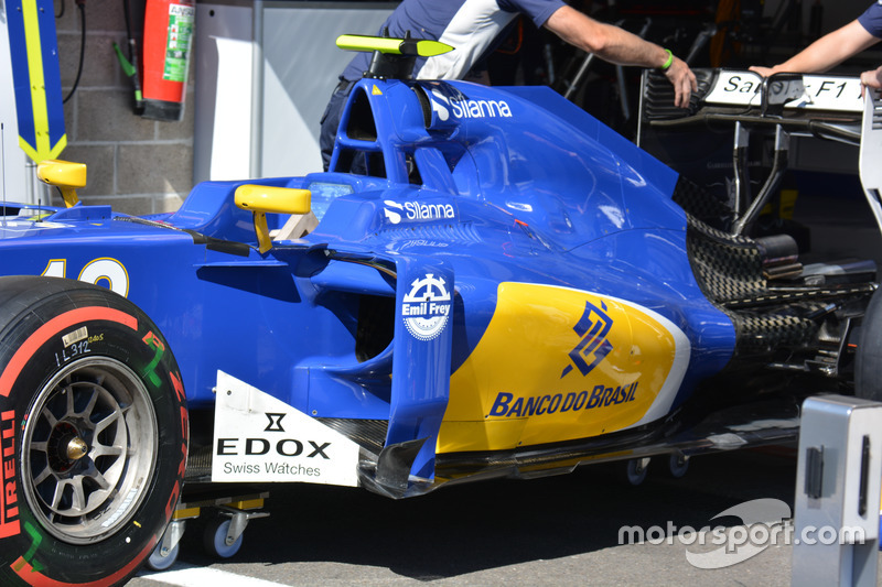 Sauber C35: Luftleitelemente am Seitenkasten
