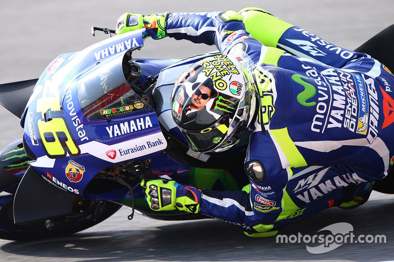 Valentino Rossi, Yamaha Factory Racing con su casco de los Blue Brothers