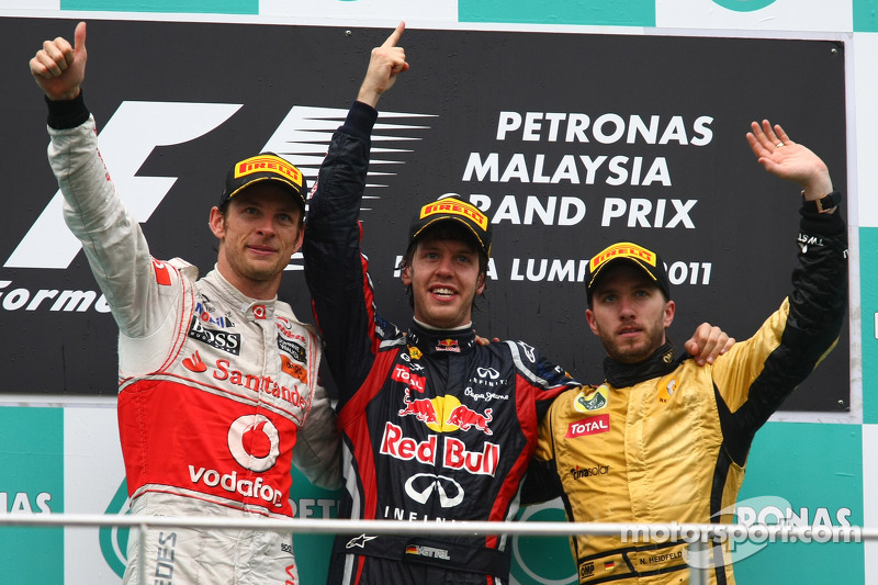 Podium : le vainqueur Sebastian Vettel, Red Bull Racing, le second Jenson Button, McLaren Mercedes, le troisième Nick Heidfeld, Lotus Renault F1 Team