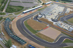 Silverstone'in yeni Pit, padok ve Conference Complex
