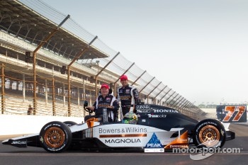 Front row photoshoot: pole winner Alex Tagliani, Sam Schmidt Motorsports with Sam Schmidt