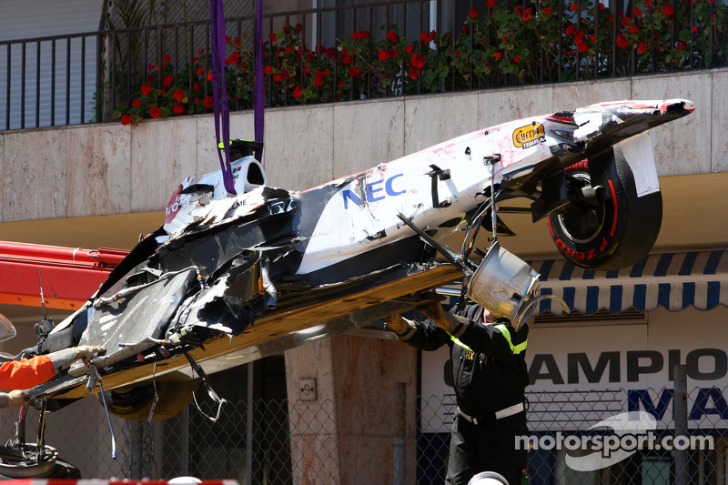 El auto después del accidente de Sergio Pérez, Sauber F1 Team