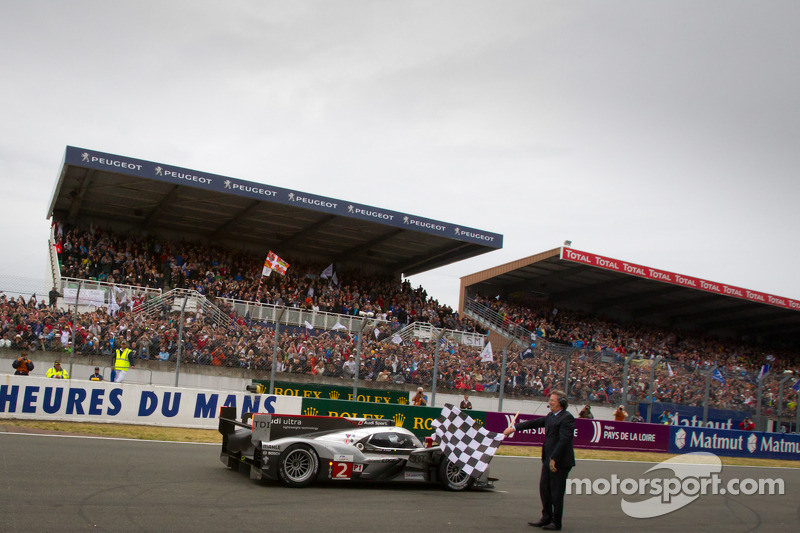 2011 - Audi R18: Марсель Фасслер, Андре Лоттерер, Бенуа Трелує