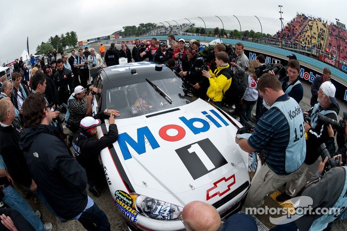 Lewis Hamilton 
se prepara para salir