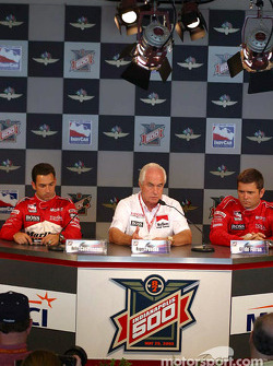 Penske press conference: Helio Castroneves, Roger Penske and Gil de Ferran