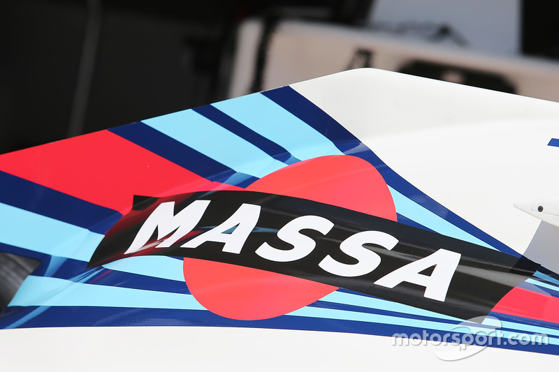 Felipe Massa con una decoración especial en el Williams FW38 por su retirada de la F1
