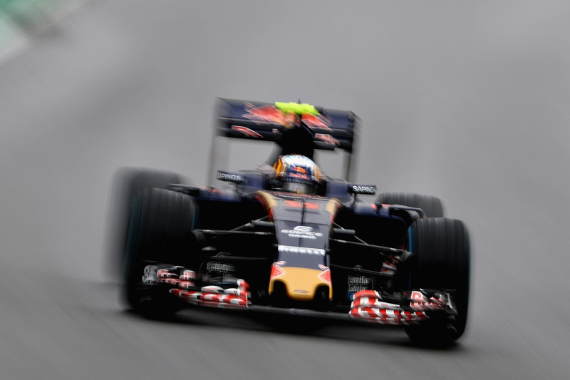 Carlos Sainz terminó 6º después de rodar 4º gran parte del día