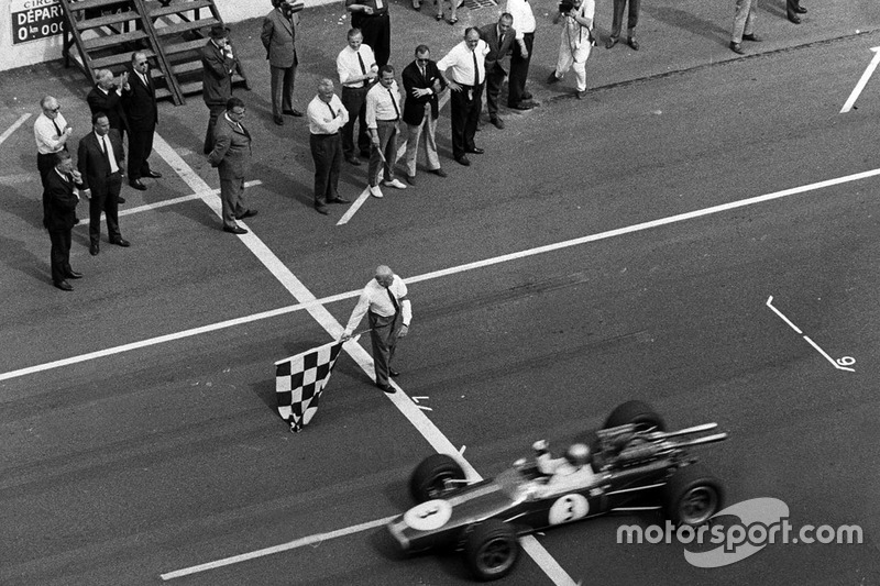 Jack Brabham, Brabham BT24 Repco takes the win