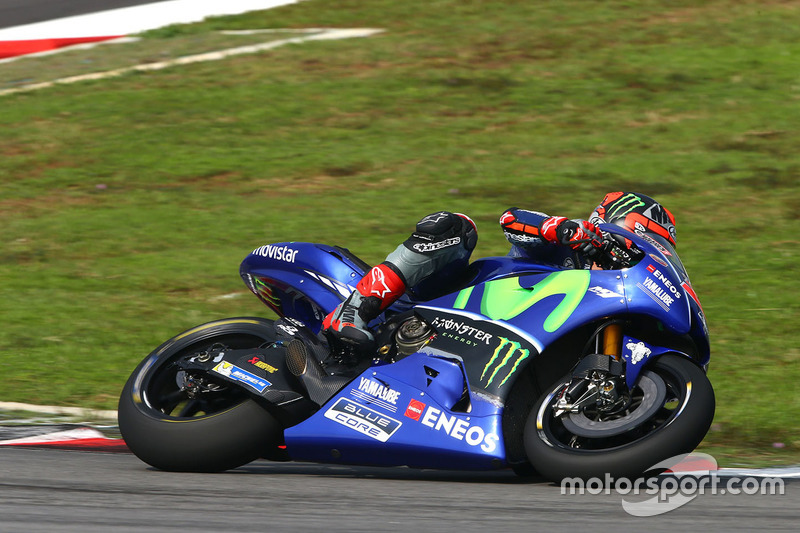 Maverick Viñales con la Yamaha YZR M1 del equipo oficial en Australia