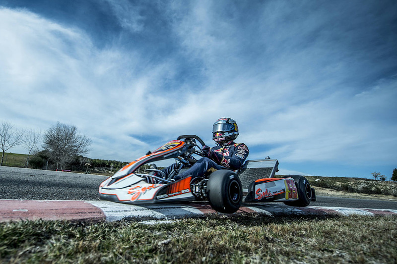 Carlos Sainz Jr., Scuderia Toro Rosso traint op de Karting Club Correcaminos in Recas