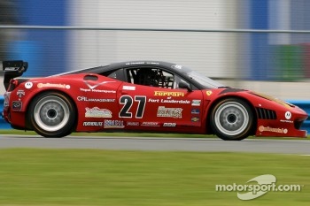 Jaime Melo tests the new Ferrari 458 Italia