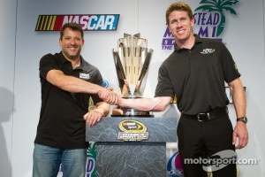 Championship contenders press conference: NASCAR Spint Cup Series contenders Tony Stewart and Carl Edwards