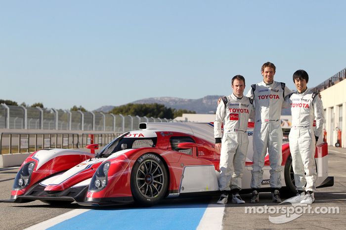 Kazuki Nakajima, Alexander Wurz, Nicolas Lapierre avec la Toyota TS030 Hybrid