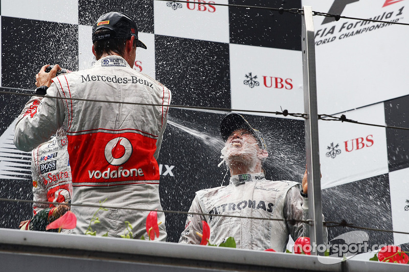 Podio: ganador de la carrera Nico Rosberg, Mercedes AMG F1, segundo lugar Jenson Button, McLaren y tercero Lewis Hamilton, McLaren
