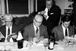 Sergio Pininfarina con Enzo Ferrari en 1962