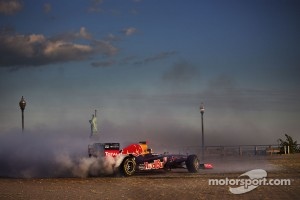 David Coulthard drives NYC in the Red Bull F1