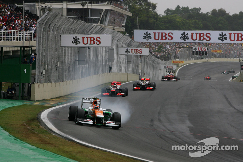 Ніко Хюлькенберг (Force India) лідирує в гонці