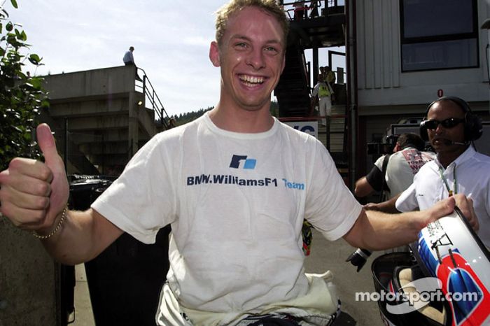 Jenson Button celebra su tercera posición en la clasificación