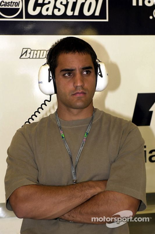 Juan Pablo Montoya en el garaje de Williams