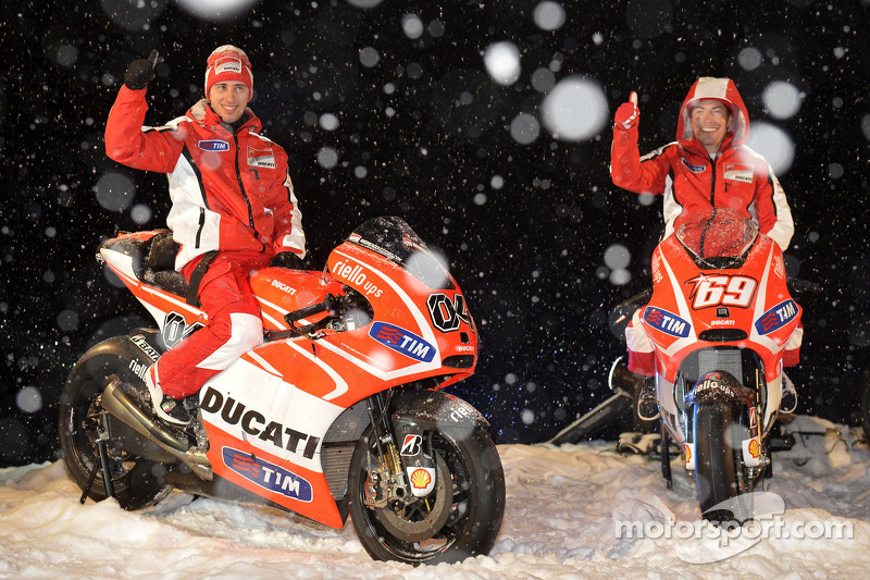 Andrea Dovizioso and Nicky Hayden, Ducati Marlboro Team unveil their bikes