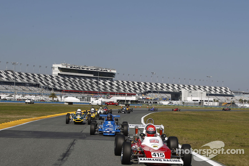 Demorunden der Formula Vee beim Formel-V-Revival auf dem Daytona International Speedway
