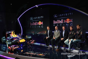 Christian Horner, Adrian Newey, Mark Webber and Sebastian Vettel with the Red Bull Racing RB9