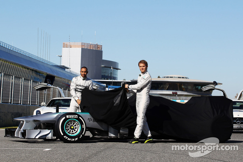 Льюіс Хемілтон і Ніко Росберг презентують Mercedes AMG F1 W04