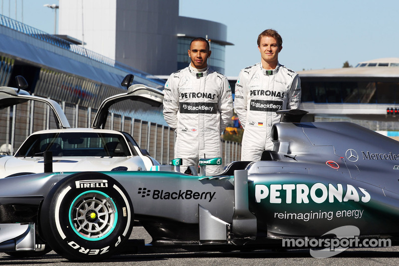 Льюіс Хемілтон і Ніко Росберг презентують Mercedes AMG F1 W04