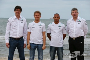 Toto Wolff, Mercedes AMG F1 Shareholder and Executive Director with Nico Rosberg, Mercedes AMG F1; Lewis Hamilton, Mercedes AMG F1; and Ross Brawn, Mercedes AMG F1 Team Principal