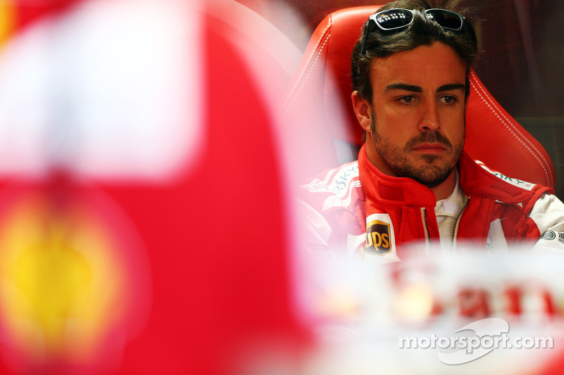 В Ferrari выступали Фернандо Алонсо и Фелипе Масса, которого годом спустя в Скудерии сменит Кими Райкконен. В 2013-м финн начинал второй сезон в Lotus после возвращения в Ф1