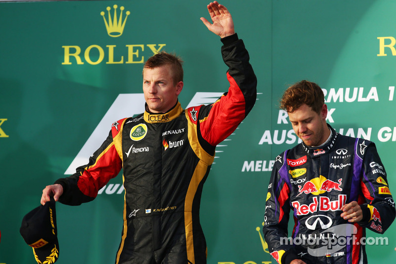 Racewinnaar Kimi Raikkonen, Lotus F1 Team viert het resultaat op het podium