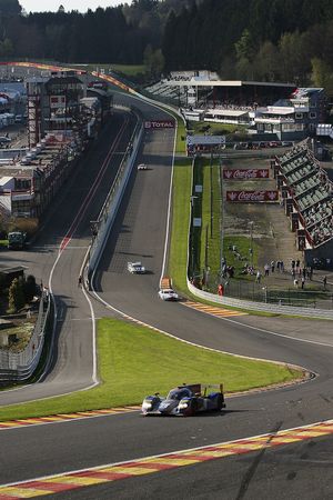 Reaching the last stage of the race, a view of « Eau Rouge »