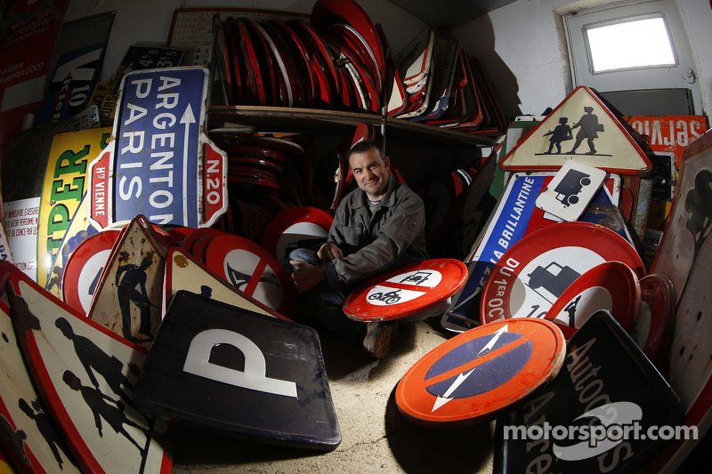 Fernando Costa is the artist in charge of designing the OAK Racing art car for Le Mans