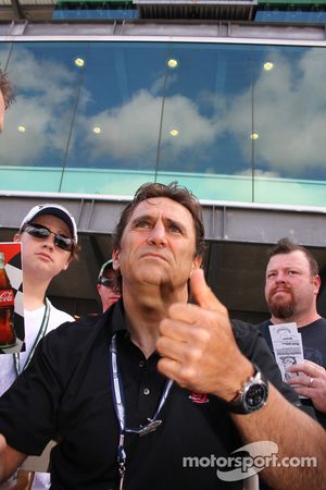 Alex Zanardi returns to Indianapolis