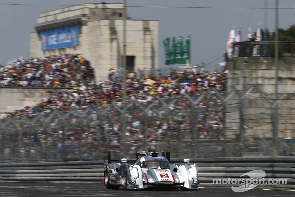 Tom Kristensen drives the Le Mans winning Audi R18