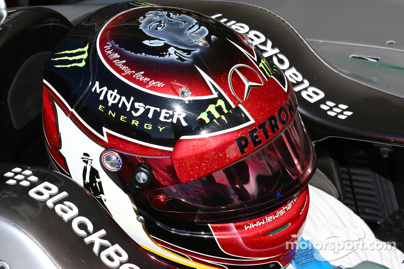 El casco en honor a Michael Jackson de Lewis Hamilton