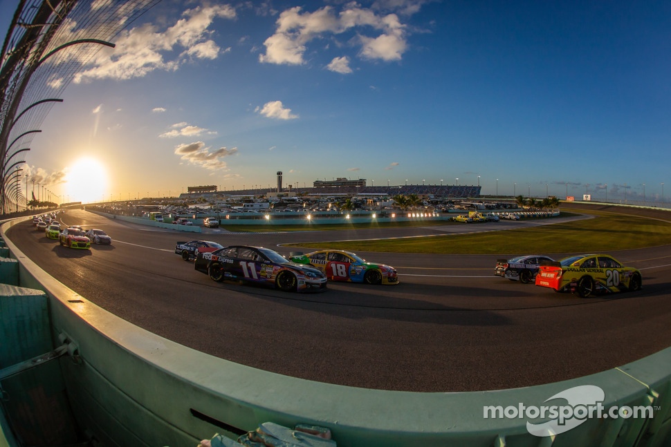 Matt Kenseth, Joe Gibbs Racing Toyota, Dale Earnhardt Jr., Hendrick Motorsports Chevrolet, Kyle Busch, Joe Gibbs Racing Toyota, Denny Hamlin, Joe Gibbs Racing Toyota